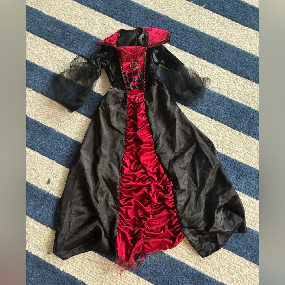 Size 3-4 preschooler vampire dress costume from Spirit Halloween.